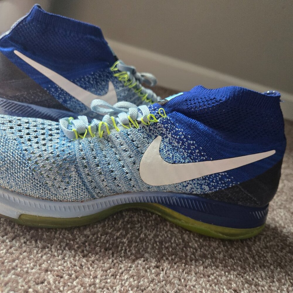 Nike - Picture 5 of 8